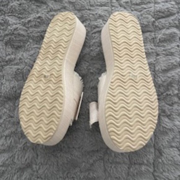 Beach by Matisse cream sandals NWOT 8 1/2 - Picture 3 of 3